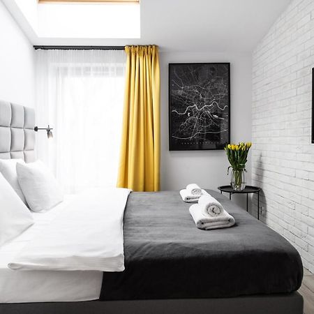 Househost Apartament: Ul. Miodowa 42/42A Krakow Bagian luar foto