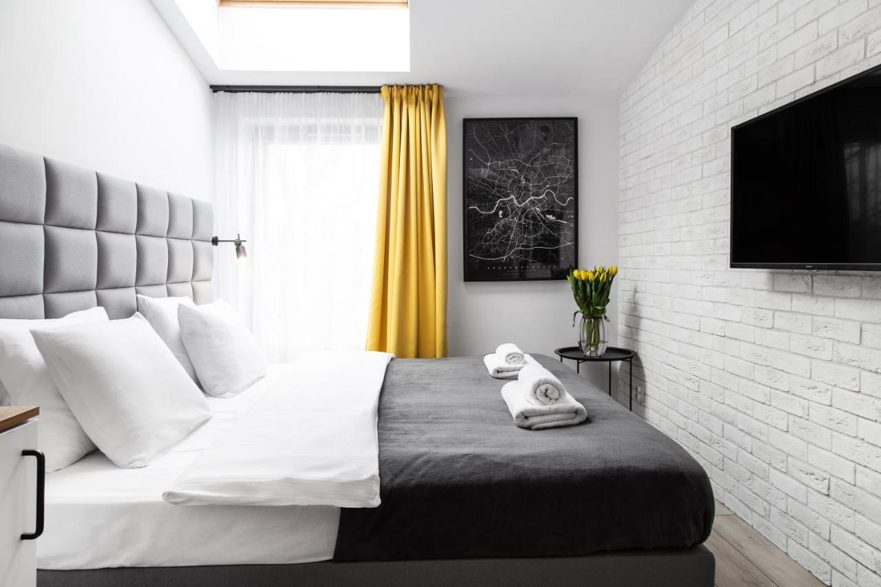 Househost Apartament: Ul. Miodowa 42/42A Krakow Bagian luar foto
